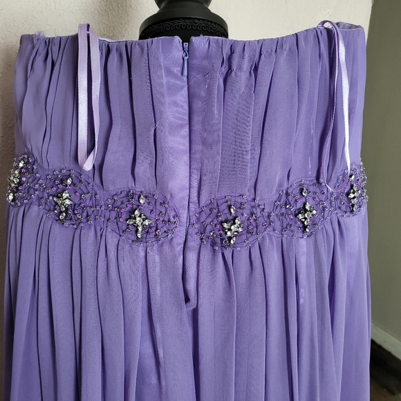 🌷💚Lilac Rhinestone Dress - Picture 4 of 8